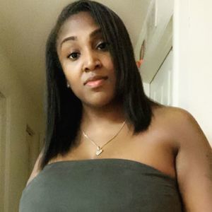 Meet your Posher, Dominique